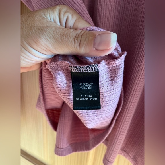 Torrid Rose Taupe Lace Up Neckline Long Sleeve Size 2 - Picture 9 of 9